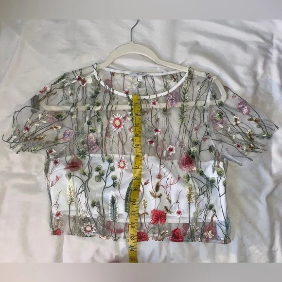 MENDOCINO • cropped mesh blouse with floral decal and built-in bandeau - Picture 3 of 6